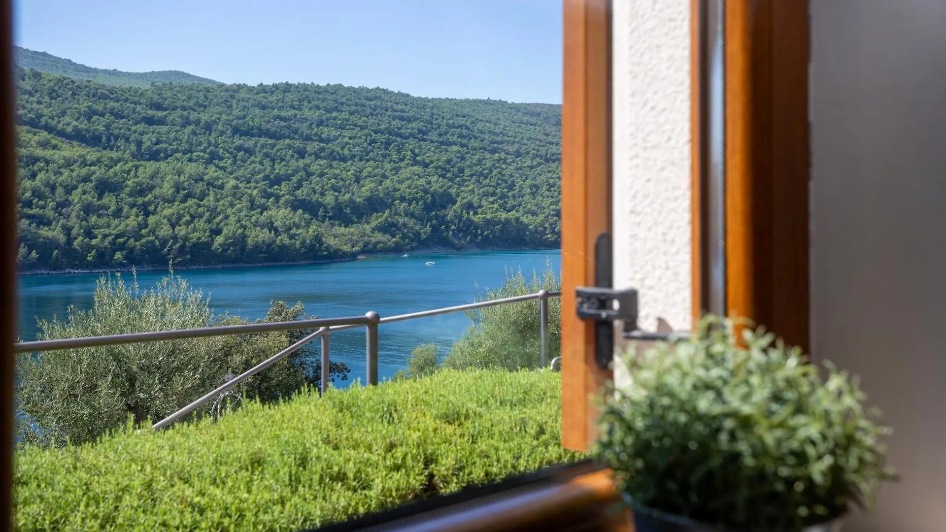 Istria Sea Side Apartment 210 & 209 Labin